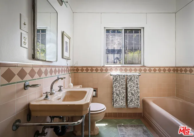 1143 S Westmoreland Avenue 5, Los Angeles, California 90006