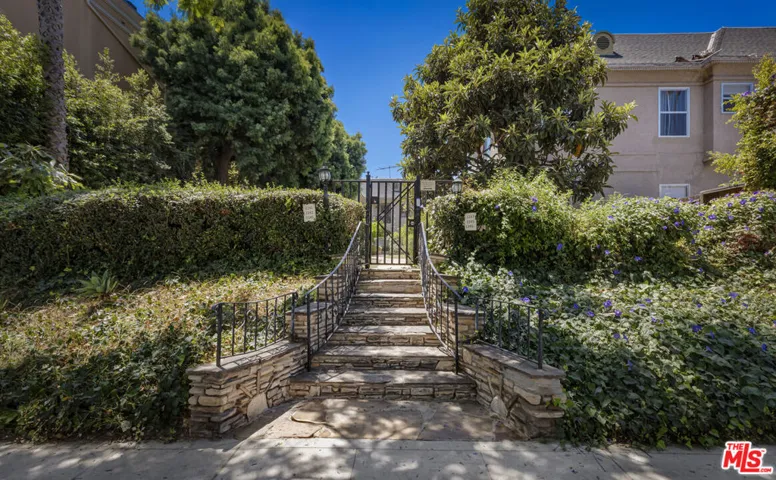 1143 S Westmoreland Avenue 5, Los Angeles, California 90006