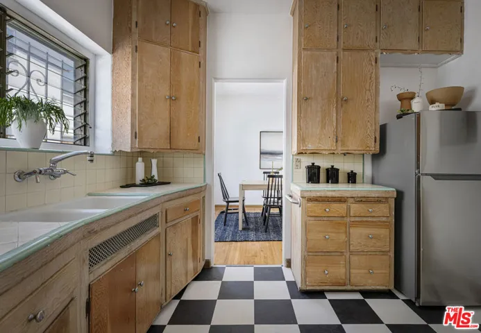 1143 S Westmoreland Avenue 5, Los Angeles, California 90006