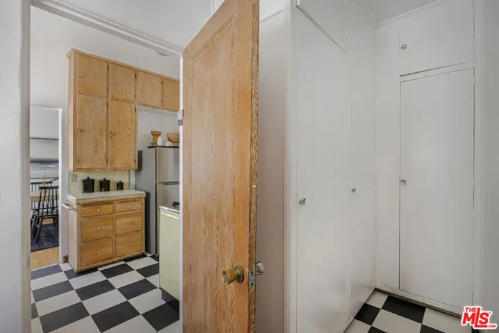 1143 S Westmoreland Avenue 5, Los Angeles, California 90006