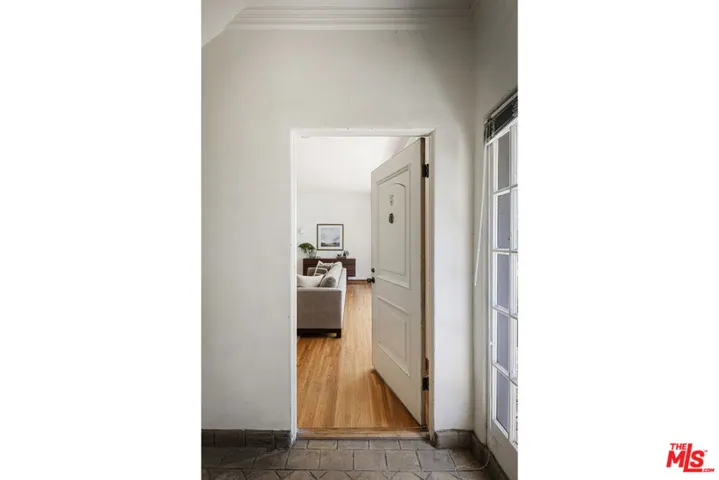 1143 S Westmoreland Avenue 5, Los Angeles, California 90006