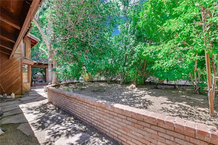 12915 Greensboro, Victorville, California 92395