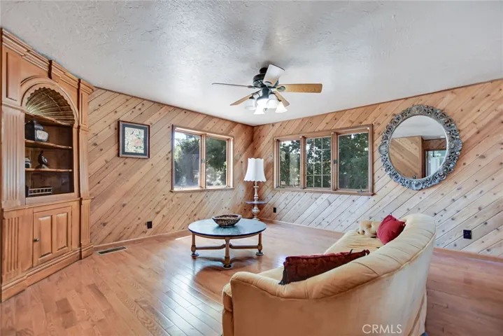 12915 Greensboro, Victorville, California 92395
