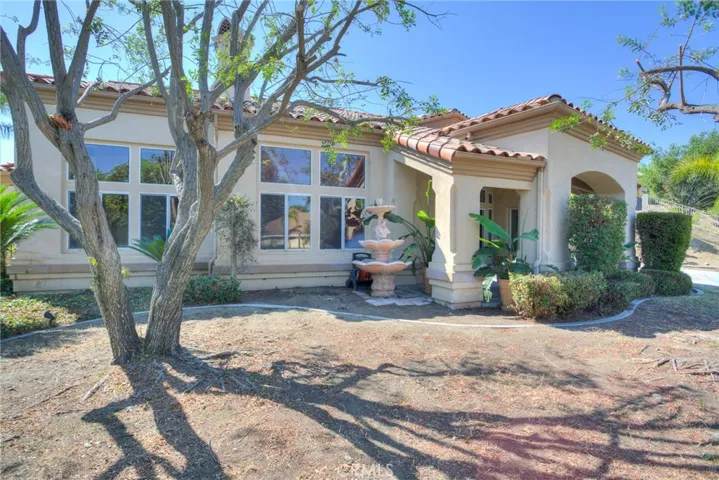 5839 Via Susana, Riverside, California 92506
