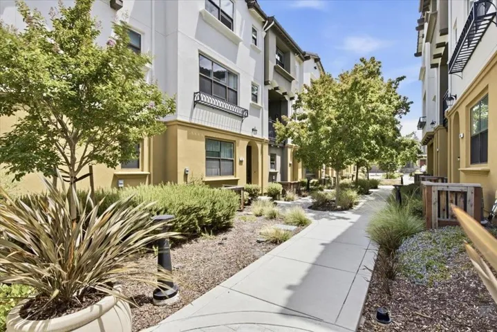 390 Camarillo Terrace, Sunnyvale, California 94085