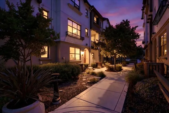 390 Camarillo Terrace, Sunnyvale, California 94085
