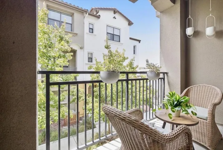 390 Camarillo Terrace, Sunnyvale, California 94085