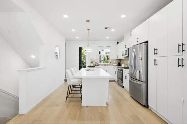390 Camarillo Terrace, Sunnyvale, California 94085