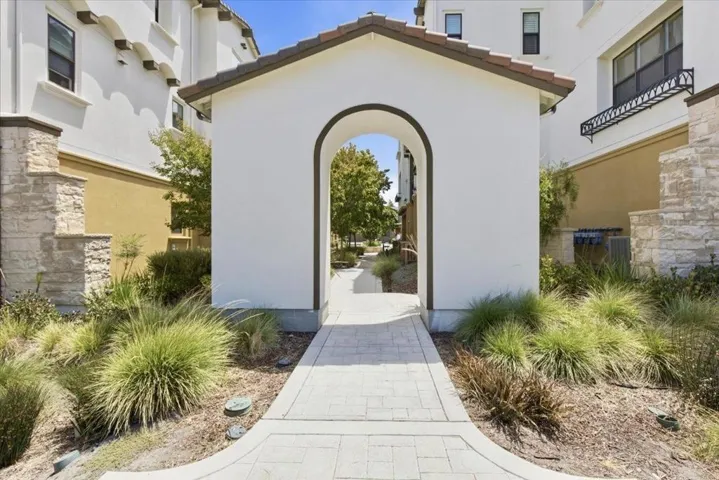 390 Camarillo Terrace, Sunnyvale, California 94085