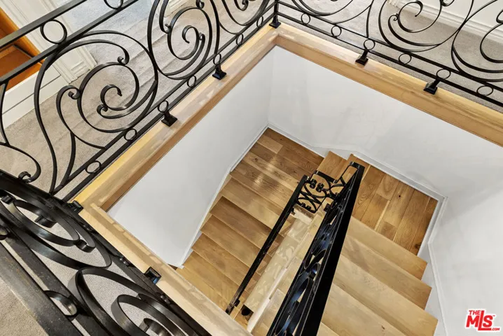 4555 Don Pio Drive, Los Angeles, California 91364