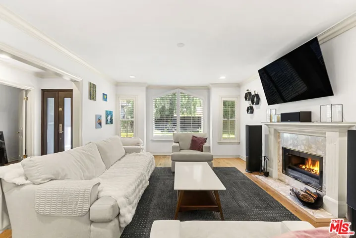 4555 Don Pio Drive, Los Angeles, California 91364