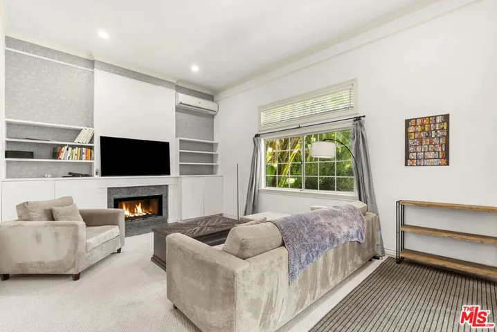 4555 Don Pio Drive, Los Angeles, California 91364