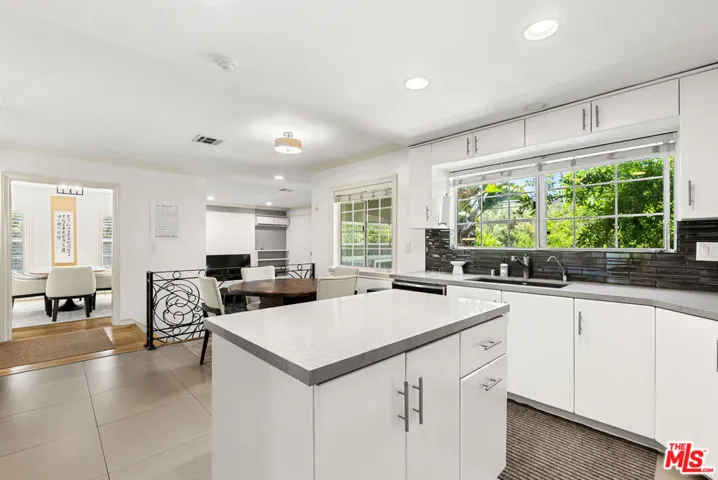 4555 Don Pio Drive, Los Angeles, California 91364