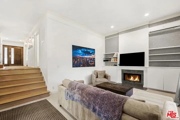 4555 Don Pio Drive, Los Angeles, California 91364