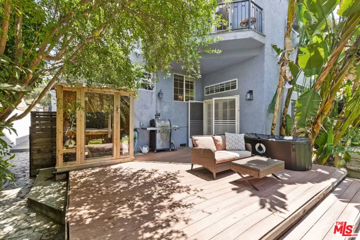 4555 Don Pio Drive, Los Angeles, California 91364