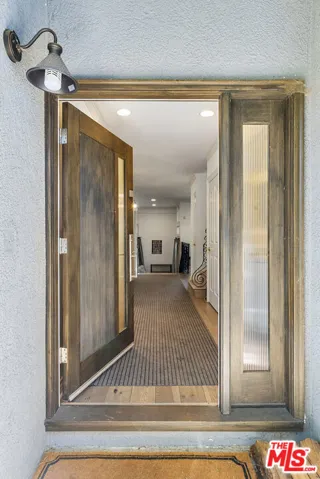 4555 Don Pio Drive, Los Angeles, California 91364