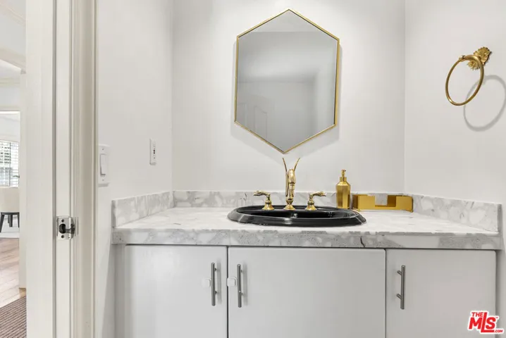 4555 Don Pio Drive, Los Angeles, California 91364