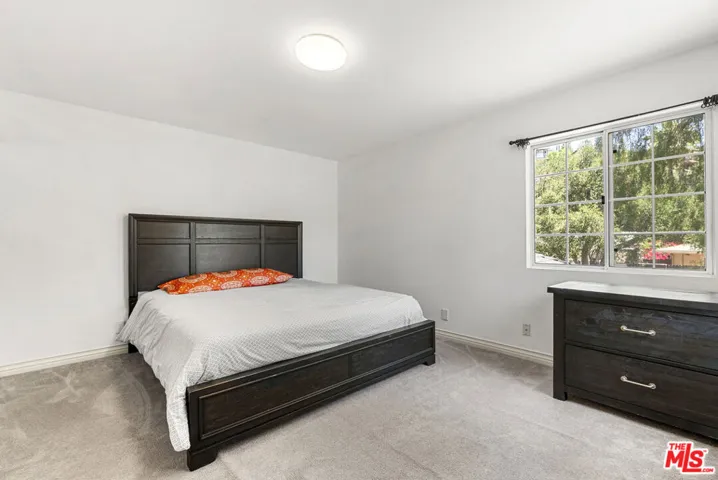 4555 Don Pio Drive, Los Angeles, California 91364