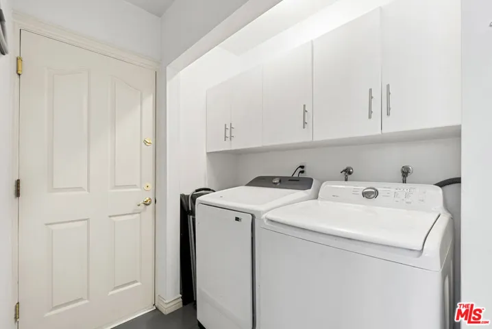 4555 Don Pio Drive, Los Angeles, California 91364