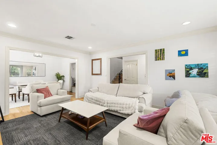 4555 Don Pio Drive, Los Angeles, California 91364