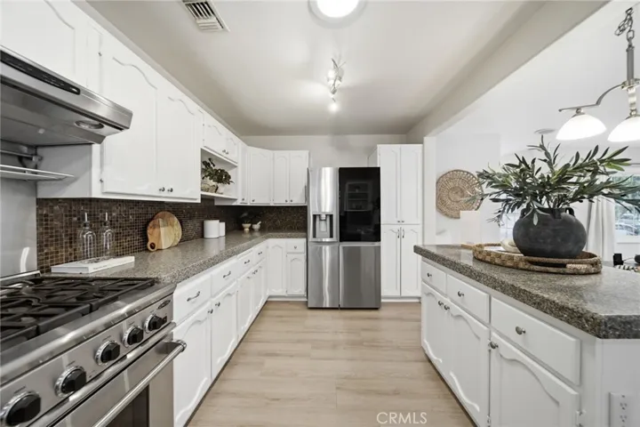 3249 Petaluma, Long Beach, California 90808