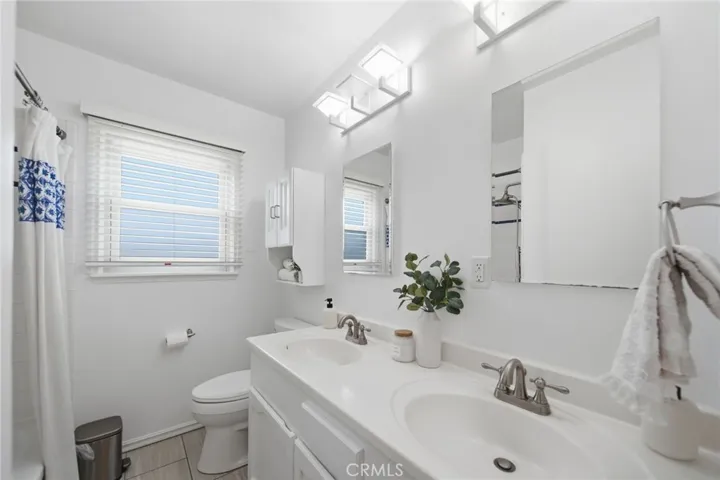 3249 Petaluma, Long Beach, California 90808