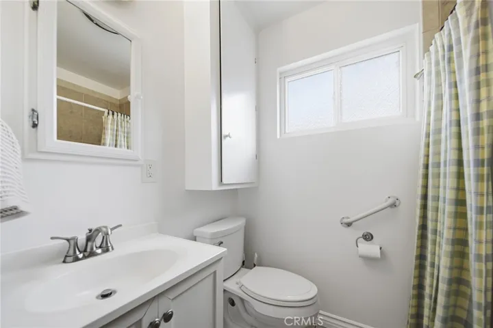 3249 Petaluma, Long Beach, California 90808