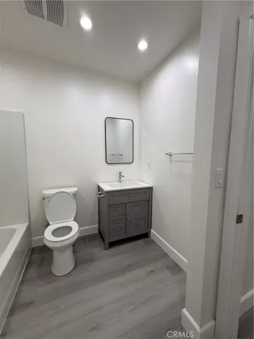 9013 Oneida, Los Angeles, California 91352