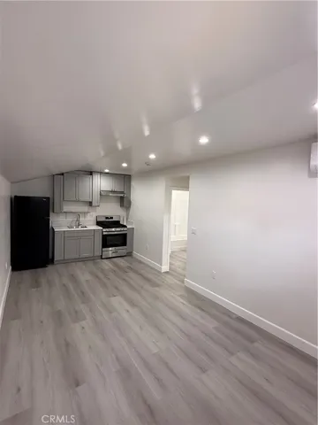 9013 Oneida, Los Angeles, California 91352