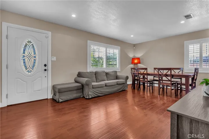 5944 Pennswood, Lakewood, California 90712