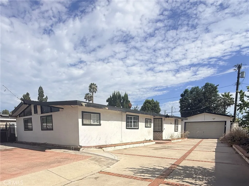 15606 Simonds