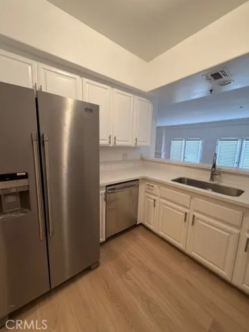 12011 205 Goshen Avenue, Brentwood, California 90049