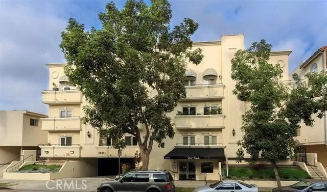 12011 205 Goshen Avenue, Brentwood, California 90049