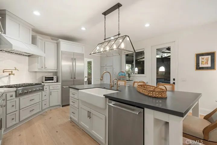 2555 Reynolds Drive, Tustin, California 92782