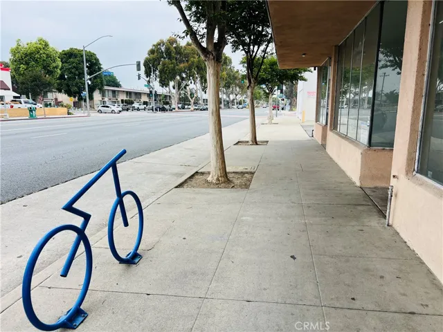 6184 Atlantic Ave, Long Beach, California 90805