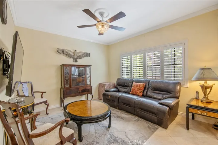 24440 Victory 15, Woodland Hills, California 91367