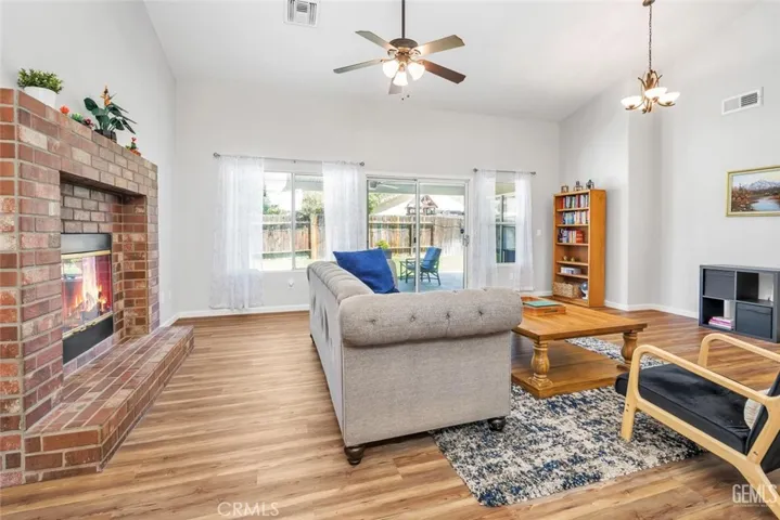 9004 Jenna Kathryn, Bakersfield, California 93312