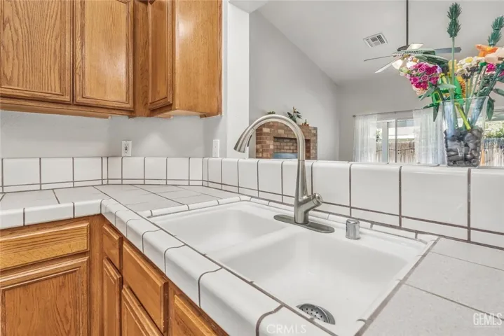 9004 Jenna Kathryn, Bakersfield, California 93312