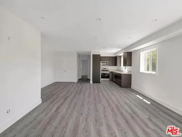 5752 Kester Avenue, Van Nuys, California 91411