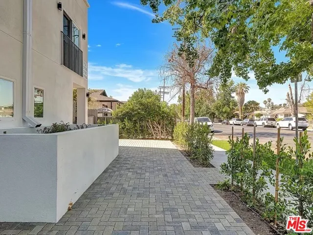 5752 Kester Avenue, Van Nuys, California 91411