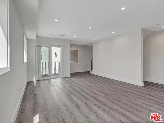 5752 Kester Avenue, Van Nuys, California 91411
