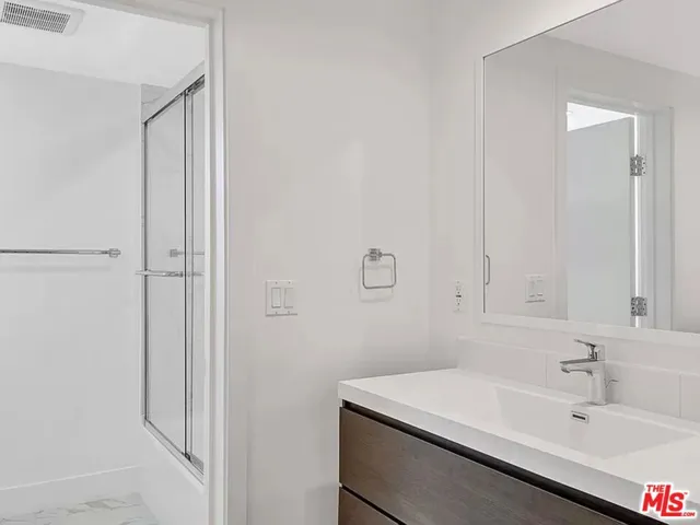 5752 Kester Avenue, Van Nuys, California 91411
