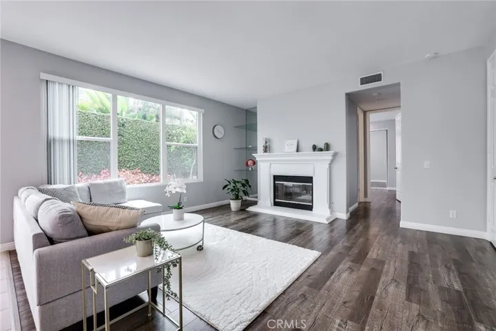 6885 Cambria Cove, Huntington Beach, California 92648