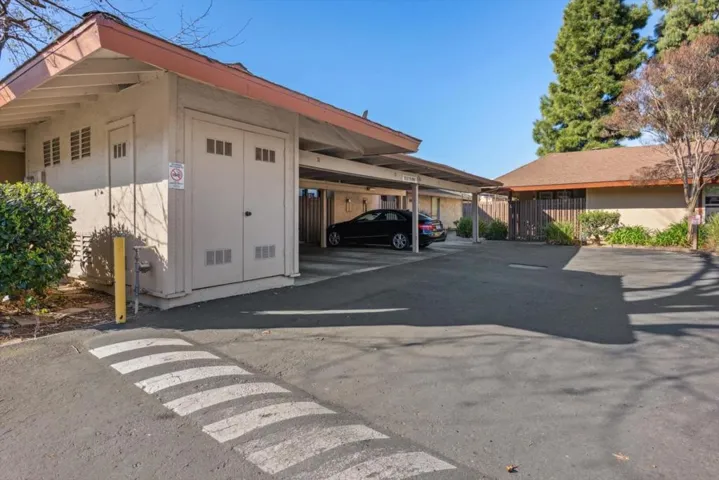 205 Red Oak Drive P, Sunnyvale, California 94086