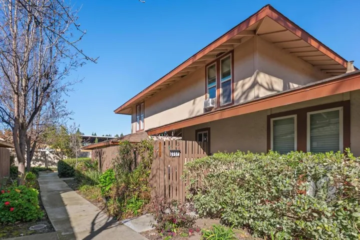 205 Red Oak Drive P, Sunnyvale, California 94086