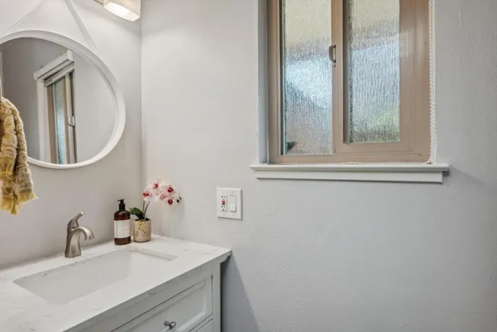 205 Red Oak Drive P, Sunnyvale, California 94086