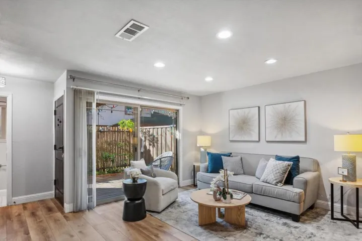 205 Red Oak Drive P, Sunnyvale, California 94086