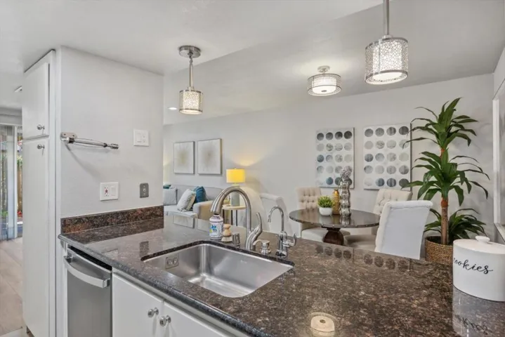 205 Red Oak Drive P, Sunnyvale, California 94086