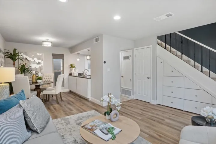 205 Red Oak Drive P, Sunnyvale, California 94086
