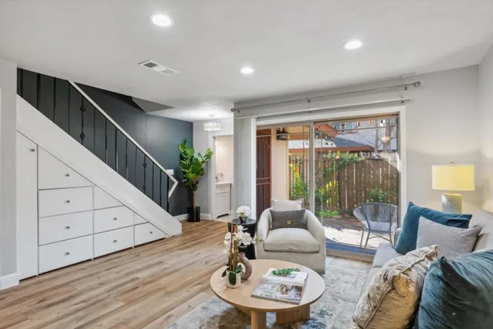 205 Red Oak Drive P, Sunnyvale, California 94086